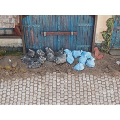 1/32, 1/35 Garbage Bags (10x Black & 10x Blue)