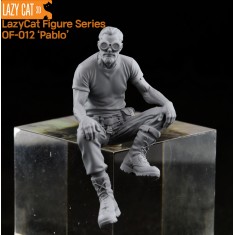 1/35 Modern/Fantasy ''Pablo'' Seated Mechanic with Goggles