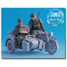 1/35 German Motorcycle Sidecar Team (2 Figures)