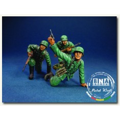 1/35 "Dash at the Enemy" (3 Figures)