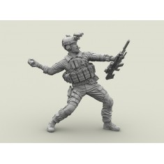1/35 US NAVY Seal #4 (a throw of M18 sniper with SCAR Mk20)