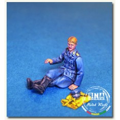1/48 WWII Luftwaffe Pilot at Rest