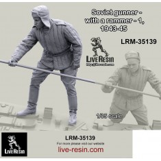 1/35 Soviet Gunner - with A Rammer #1