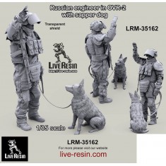 1/35 Russian Engineer In OVR-2 with Sapper Dog