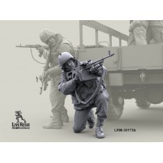 1/35 Russian Internal Troops -  PKM Machine Gunner Shots From Knee, K6-9 Helmet Version