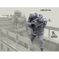 1/35 Russian Internal Troops - PKM Shooting From Hands, K6-9 Helmet Version