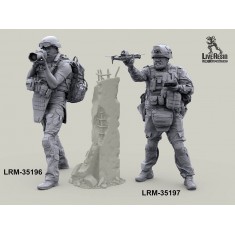 1/35 Russian Military Correspondent ''Petrovich'' with Drone #1