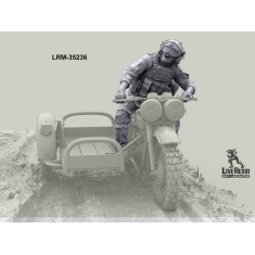 1/35 Russian Assault/Antidron Biker - Shooting Six Barrel Hand Made Antidron Mount