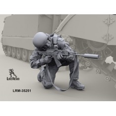 1/35 Modern Russian Tanker - Shooting Under Wheels