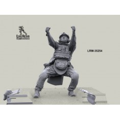 1/35 Russian Mobile Anti-Aircraft Fire Group Gunner with Twin Maxim Mount