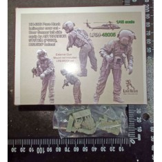 1/48 HH-60G Pave Hawk Helicopter Crew set - Door Gunner Left Side