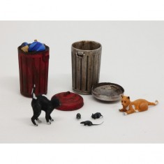 1/35 Garbage Cans and Cats