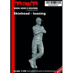 1/35 Skinhead with Cap Leaning