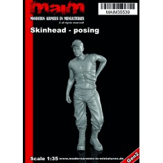 1/35 Skinhead with Cap Posing