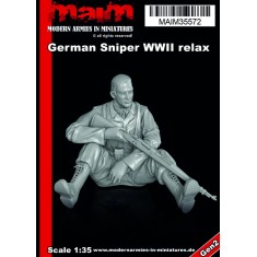 1/35 WWII German Sniper Relaxing