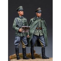 1/35 WWII Wehrmacht Officers (2 figures)