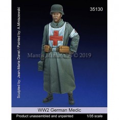 1/35 WWII German Medic