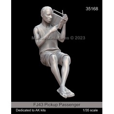 1/35 Toyota FJ43 Pickup Passenger for AK Interactive kit (1 Figure)