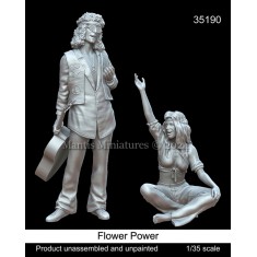 1/35 Flower Power Hippie Couple Set (2 Figures)