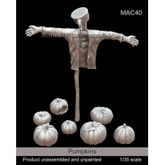 1/35 Pumpkins and Scarecrow Diorama Set