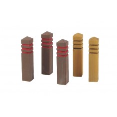 1/35 Wooden Road Bollards (each height: 2.7cm, 5pcs)