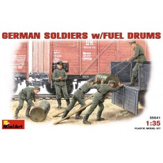 1/35 German Soldiers w/Fuel Drums (5 figures)