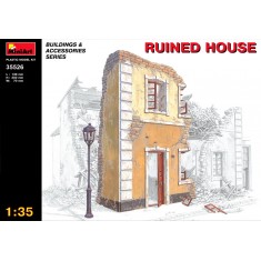 1/35 Ruined House (House Size L x H x W: 138mm x 202mm x 70mm)