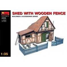 1/35 Shed with Wooden Fence (Size L x H x W: 269mm x 200mm x 165mm)