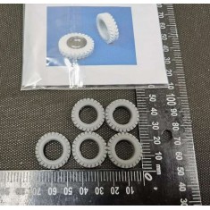 1/35 Land Cruiser 7.50 Deestone Tyres (5pcs) for Meng kits