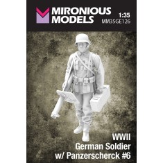 1/35 WWII German Soldier with Panzerscherck #6