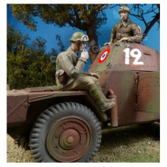 1/35 "Short Break" AMD 35 Panhard Special Car 178 Crews, France 1940 (2 figures)