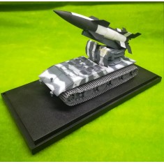 1/72 WWII German V4 Short Range Tactical Ballistic Missile in Waffentrager Auf E100 1946