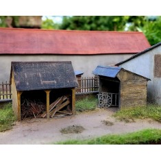 HO Scale 2 Wooden Sheds