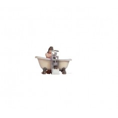 HO Scale Woman Bathing Child (assembled painted 3D figures)