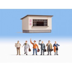 N Scale On the Platform (building & figures)