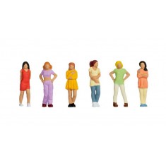 HO Scale Female Teenagers (6 coloured figures with accessories)