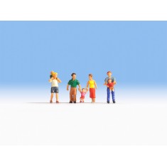 HO Scale Parents & Children (7 figures)