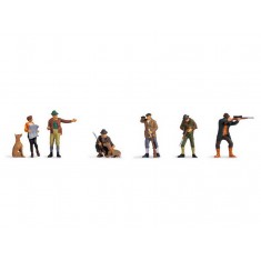 TT Scale Hunters and Foresters (6 figures & 2 dogs)