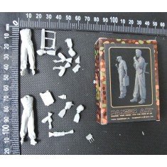 1/35 Waffen-SS Tankers Set (2 figures)