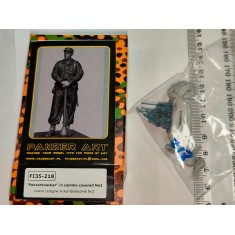 1/35 Panzerknacker In Cammo Coverall No.2