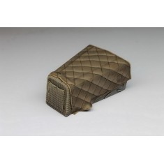 1/35 German Faun L900 Engine Deck with Canvas Cover