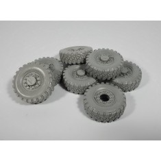 1/35 MTVR M24 Road Wheels (Goodyear )