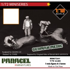 1/72 WWI German Medic Team Helping Hand (3 figure and 2 dead horses)