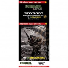 1/35 Modern Eastern European Soldier C Reloading
