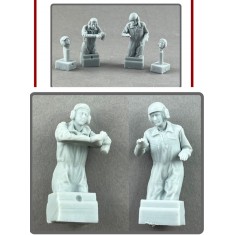 1/35 Bundeswehr Tank Crew in Overalls with Headgear 2024