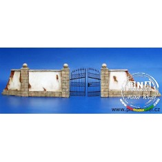 1/35 Wall with Metal Gate 