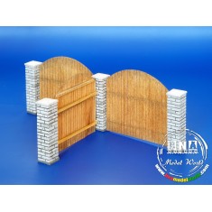 1/35 Fence with Poles 