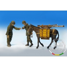 1/35 US. Infantrymen with Mule