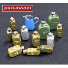 1/35 German Water Canisters