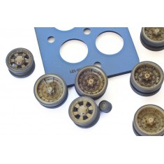 1/35 AMX-30 / AUF1 155mm Wheel Mask for MENG TS-003. TS-004 kit